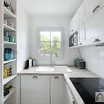 Дом отдыха La Brise Bleue - Maison Avec Jardin, Garage, 400m *